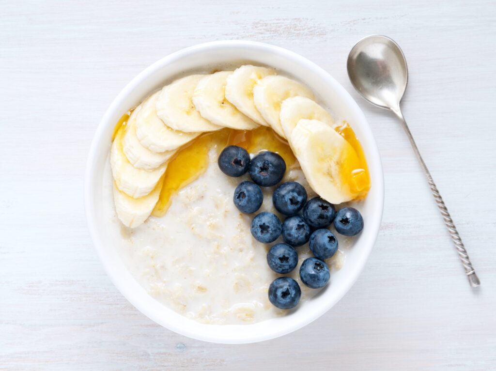 Oatmeal with bananas